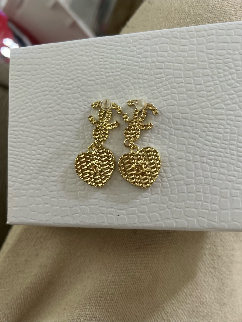 Gold Heart Drop Earrings with Pearl Accent - Fashion jewelry, NWOT - Picture 3 of 4